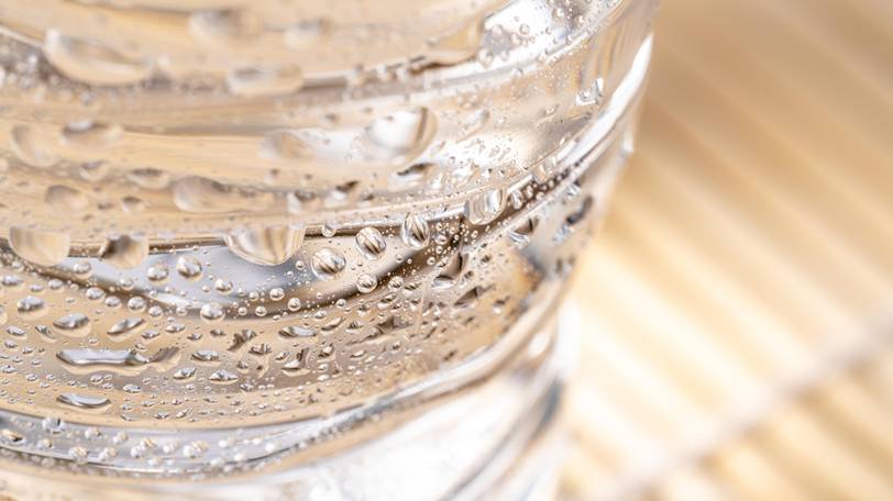 体を休める、水分を補給する